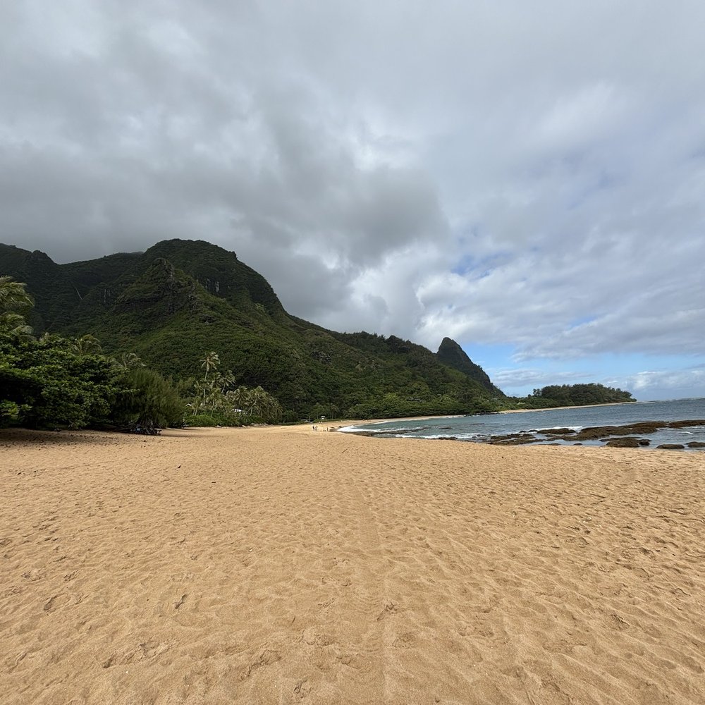 Ha'ena beach on the right side of the