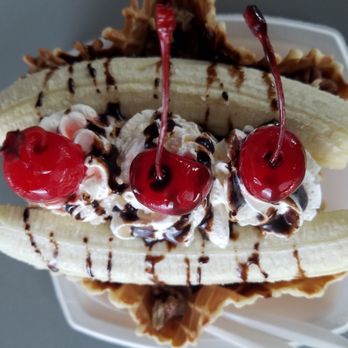 Scoopy's - Banana split Aerial view - Ice Cream & Frozen Yogurt Near Me - Corpus Christi, Texas