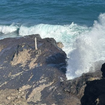 Halona Blowhole Lookout - Beaches Near Me - Honolulu, Hawaii Halona Blowhole Lookout - Beaches Near Me - Honolulu, Hawaii