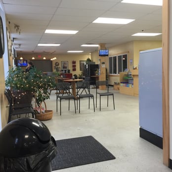 Clothes Quarters Laundromat - Waiting area - Laundromat Near Me - Winooski, Vermont Clothes Quarters Laundromat - Waiting area - Laundromat Near Me - Winooski, Vermont