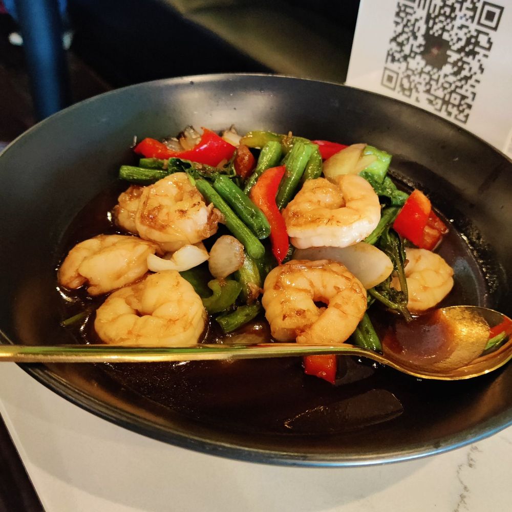 Linjee Thai - Pad basil with shrimp - Thai Near Me - Alexandria, Virginia Linjee Thai - Pad basil with shrimp - Thai Near Me - Alexandria, Virginia