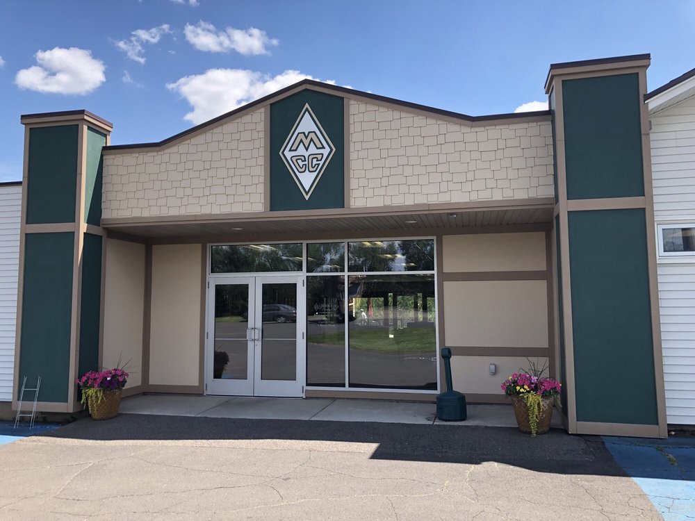 MESABA COUNTRY CLUB 415 E 51st St, Hibbing, Minnesota Country Clubs