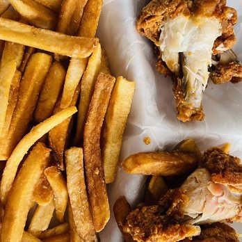 Miss Thelma's - Overcooked chicken wingettes with overcooked French fries - Soul Food Near Me - Bridgeport, Connecticut Miss Thelma's - Overcooked chicken wingettes with overcooked French fries - Soul Food Near Me - Bridgeport, Connecticut