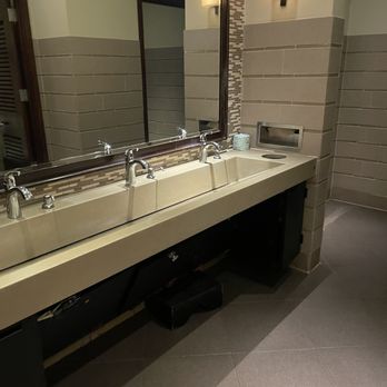 JW Cleaning - Bathroom pics - Office Cleaning Near Me