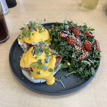 Art Lunch - Eggs Benedict - Breakfast & Brunch Near Me - Pasadena, California Art Lunch - Eggs Benedict - Breakfast & Brunch Near Me - Pasadena, California