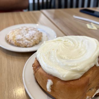 Rosie’s Place - Cinnamon roll and gooey butter cookie - Breakfast & Brunch Near Me - Carmel, Indiana Rosie’s Place - Cinnamon roll and gooey butter cookie - Breakfast & Brunch Near Me - Carmel, Indiana