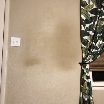 Filly's Cleaning Service - Dirty wall - Home Cleaning Near Me - Pueblo, Colorado Filly's Cleaning Service - Dirty wall - Home Cleaning Near Me - Pueblo, Colorado