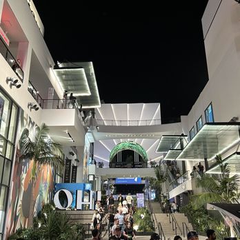 Hollywood - Ovation Hollywood - Local Flavor Near Me - Los Angeles, California