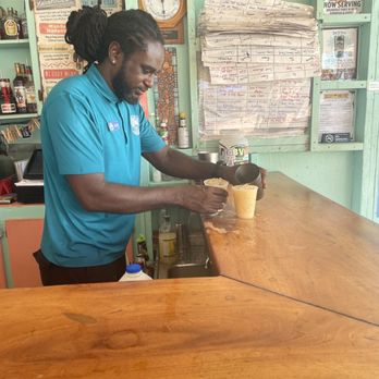 Soggy Dollar Bar - Great bartenders! - Bars Near Me - Jost Van Dyke, Virgin Islands Soggy Dollar Bar - Great bartenders! - Bars Near Me - Jost Van Dyke, Virgin Islands