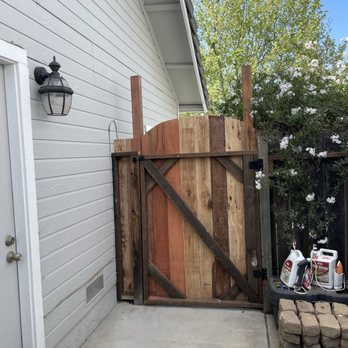 Pino's Construction & Handyman Service - Correct cross beams to support the fence gate. - Handyman Near Me Pino's Construction & Handyman Service - Correct cross beams to support the fence gate. - Handyman Near Me