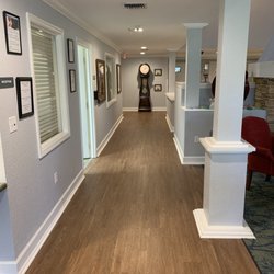 Rosecastle of Zephyrhills - The front entryway corridor