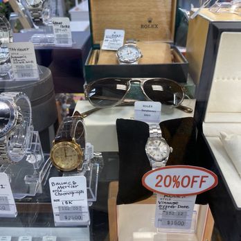 Eco Town Select - Watch cabinet - Used, Vintage & Consignment Near Me - Honolulu, Hawaii Eco Town Select - Watch cabinet - Used, Vintage & Consignment Near Me - Honolulu, Hawaii