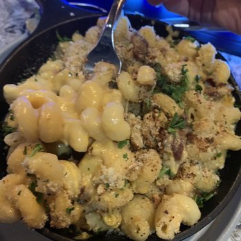 The Front Yard - Bacon Mac and cheese - Beer Gardens Near Me - Las Vegas, Nevada The Front Yard - Bacon Mac and cheese - Beer Gardens Near Me - Las Vegas, Nevada