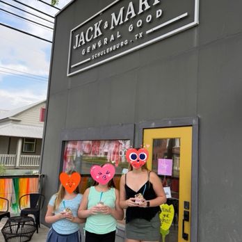 Jack & Mary’s - Outside with ice cream - Coffee & Tea Near Me - Schulenburg, Texas
