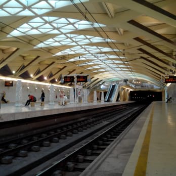 Metro Alameda - Impresionantes los andenes de esta estación - Metro Stations Near Me - Valencia, V