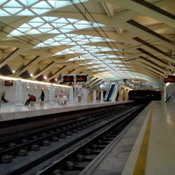 Metro Alameda - Impresionantes los andenes de esta estación