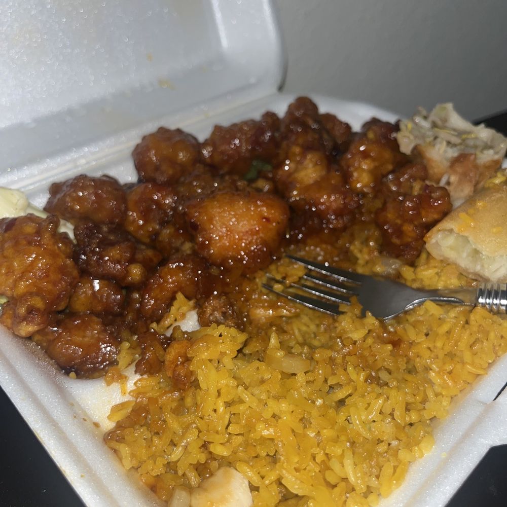 Lucky Dragon - General Tso 's Chicken - Chinese Near Me - Wyandotte, Michigan Lucky Dragon - General Tso 's Chicken - Chinese Near Me - Wyandotte, Michigan