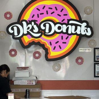 Dks Donuts & Bakery - Signage - Donuts Near Me - Santa Monica, California