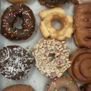 Donut Parlor - This is what Was received Bakers Choice half classic half gourmet dozen - Donuts Near Me - Tempe, Arizona Donut Parlor - This is what Was received Bakers Choice half classic half gourmet dozen - Donuts Near Me - Tempe, Arizona