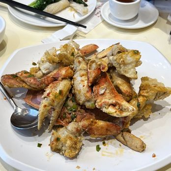 New Mandarin Seafood Restaurant - Crab - Dim Sum Near Me - Vancouver, British Columbia