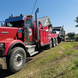 Flat Rock Towing and Recovery - Our team at work