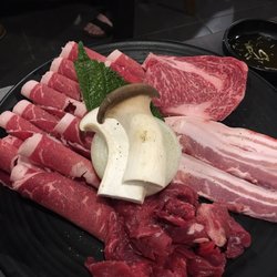 DAEJANGKUM Eastwood - "Combination beef + pork" $55
