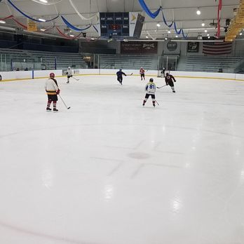 Edge Ice Arena - Large ice rink - Skating Rinks Near Me - Bensenville, Illinois Edge Ice Arena - Large ice rink - Skating Rinks Near Me - Bensenville, Illinois