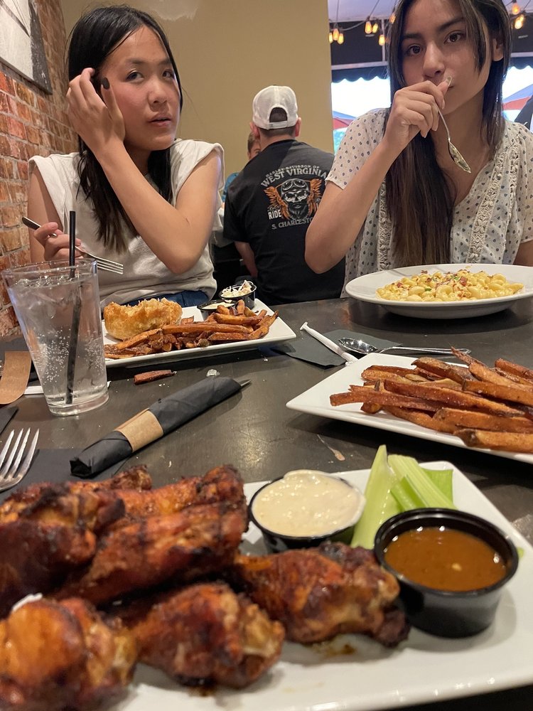 Lock 27 Brewing Restaurant