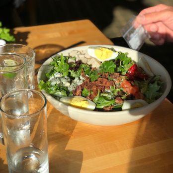 Tufted Puffin Lounge - Cobb Salad - Lounges Near Me - Bandon, Oregon Tufted Puffin Lounge - Cobb Salad - Lounges Near Me - Bandon, Oregon