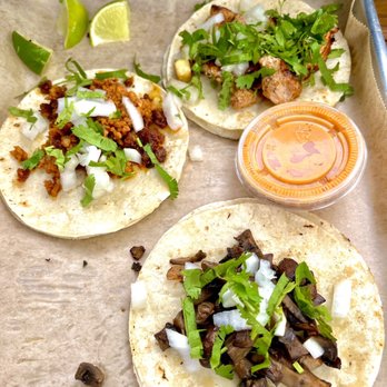Taqueria Z - Al pastor, chorizo, and mushroom tacos - Tacos Near Me - Edwardsville, Illinois Taqueria Z - Al pastor, chorizo, and mushroom tacos - Tacos Near Me - Edwardsville, Illinois