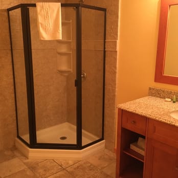 Yosemite Gateway Motel - Bathroom - Hotels Near Me - Lee Vining, California Yosemite Gateway Motel - Bathroom - Hotels Near Me - Lee Vining, California
