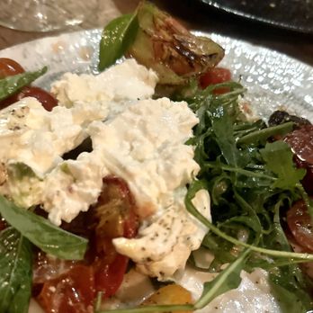 Parole Polanco - Burrata Salad - Italian Near Me - México, D.F., DIF Parole Polanco - Burrata Salad - Italian Near Me - México, D.F., DIF