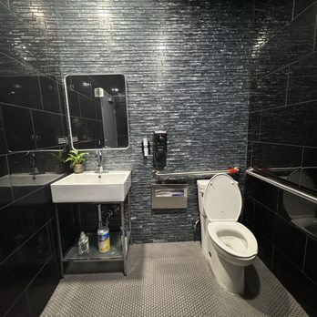 Pho Saigonese - Chinatown - Clean poopable bathroom - Vietnamese Near Me - Las Vegas, Nevada Pho Saigonese - Chinatown - Clean poopable bathroom - Vietnamese Near Me - Las Vegas, Nevada