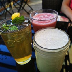 Infinitea T-Bar & Boutique - Cold drinks on a hot day.
