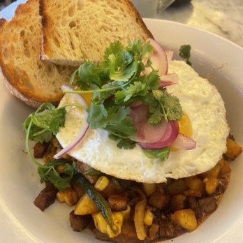 FIG Restaurant - Smoked Brisket Hash - Bars Near Me - Santa Monica, California FIG Restaurant - Smoked Brisket Hash - Bars Near Me - Santa Monica, California