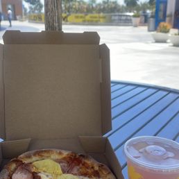 PERSONAL PIZZA & Lemondade PERSONAL PIZZA & Lemondade