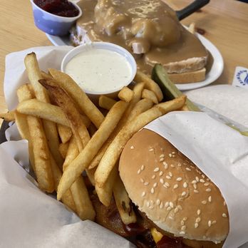 Mountain Munchies - Hot turkey sandwich & country burger - Sandwiches Near Me - Big Bear Lake, California Mountain Munchies - Hot turkey sandwich & country burger - Sandwiches Near Me - Big Bear Lake, California