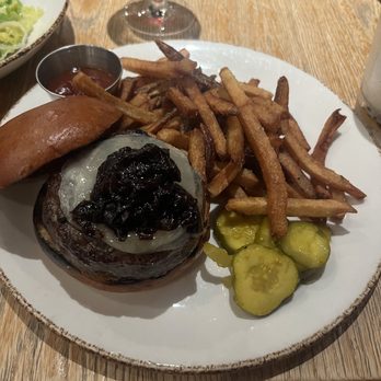 Small Batch - TC's Wagyu Cheeseburger - New American Near Me - Garden City, New York