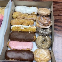 Donut House Bakery & Deli