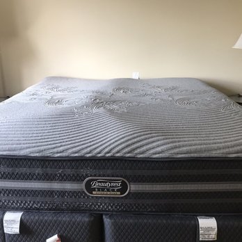 Super Friends Moving - Pillow shifting. Doesn't go away. The bottom of the bed was dragged. You can see the distressed bottom edge. - Movers Near Me - Seattle, Washington