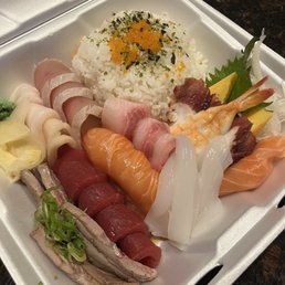 Chirashi to go :tamago, salmon, tuna, shrimp, calmari and more! Chirashi to go :tamago, salmon, tuna, shrimp, calmari and more!