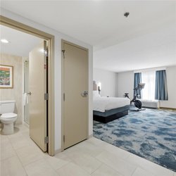 Hampton Inn Martinsburg South-Inwood - Guest room