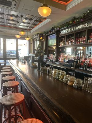 Cousin Larry's by null