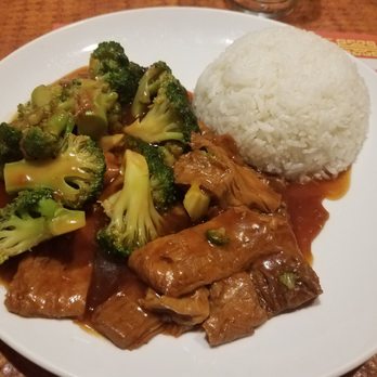 Da Shin Bistro - Vegetarian beef and broccoli - Chinese Near Me - Media, Pennsylvania Da Shin Bistro - Vegetarian beef and broccoli - Chinese Near Me - Media, Pennsylvania