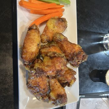 Central Station Bar & Grill - Mango habanero wings - American Near Me - Turlock, California