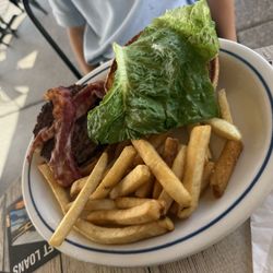 Hangar Cafe - Hamburger with bacon
