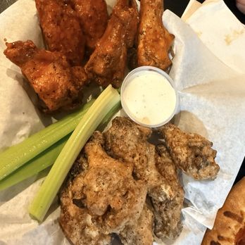 Coyote Pizzeria - 12 Wings - Pizza Near Me - Auburn, California