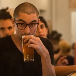 La Casa del Árbol - Seis canillas de cerveza artesanal