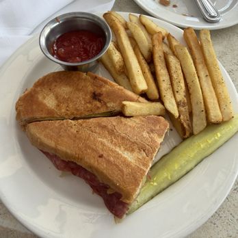 Columbia Restaurant - Cuban Sandwich - Spanish Near Me - Clearwater Beach, Florida