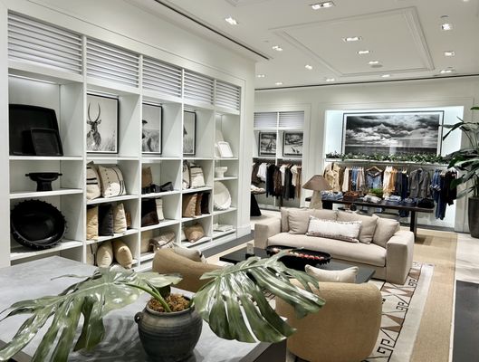 Banana Republic by null